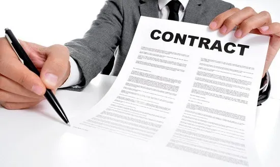 Ai co quyen ky ket hop dong trong doanh nghiep