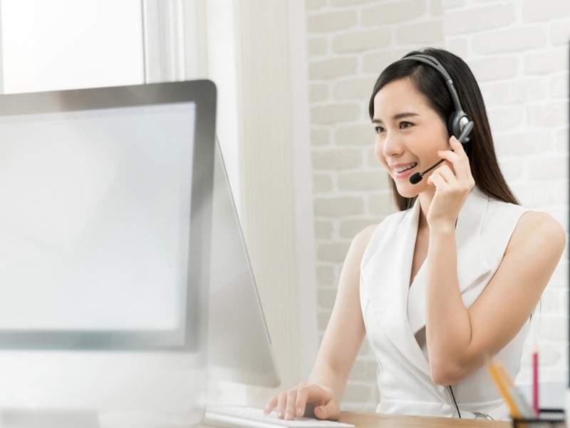 Gọi đến số hotline của VIB để được tư vấn