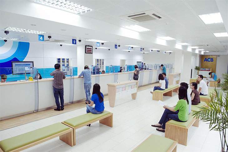 Khóa thẻ tín dụng tại quầy giao dịch ACB