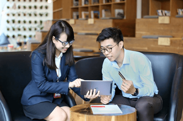 Khách hàng phải đến VIB để làm thủ tục