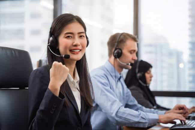 Tổng đài khóa thẻ Sacombank 