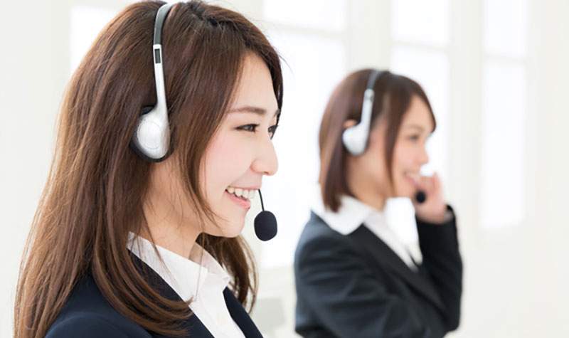 Gọi đến số hotline của HSBC để được tư vấn