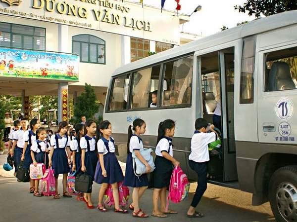 Dịch vụ đưa đón trẻ em đi học