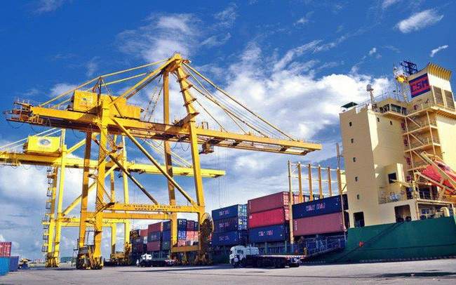 Hoạt động kinh doanh xuất nhập khẩu diễn ra sôi nổi