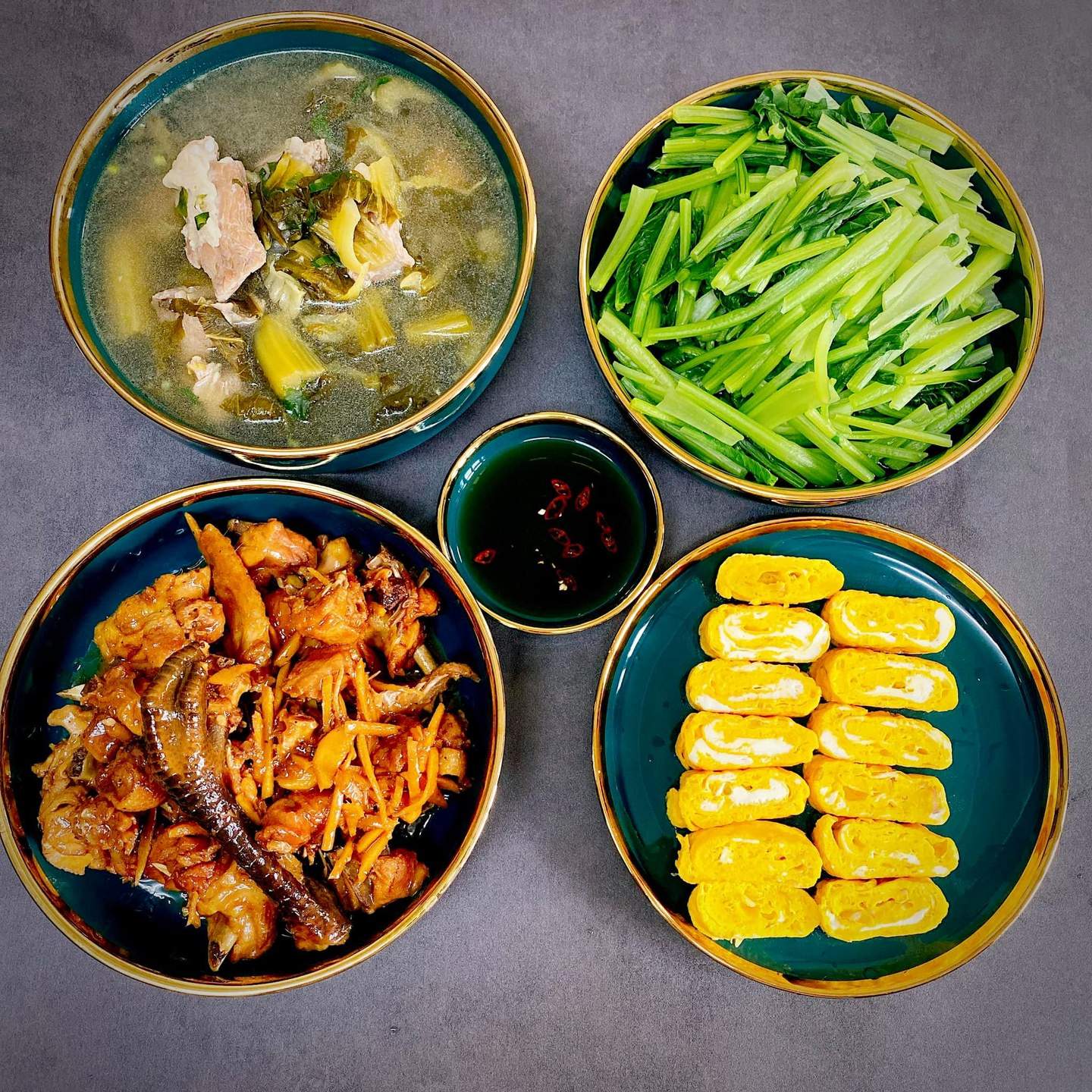 Thực đơn hàng ngày cho gia đình 4 người